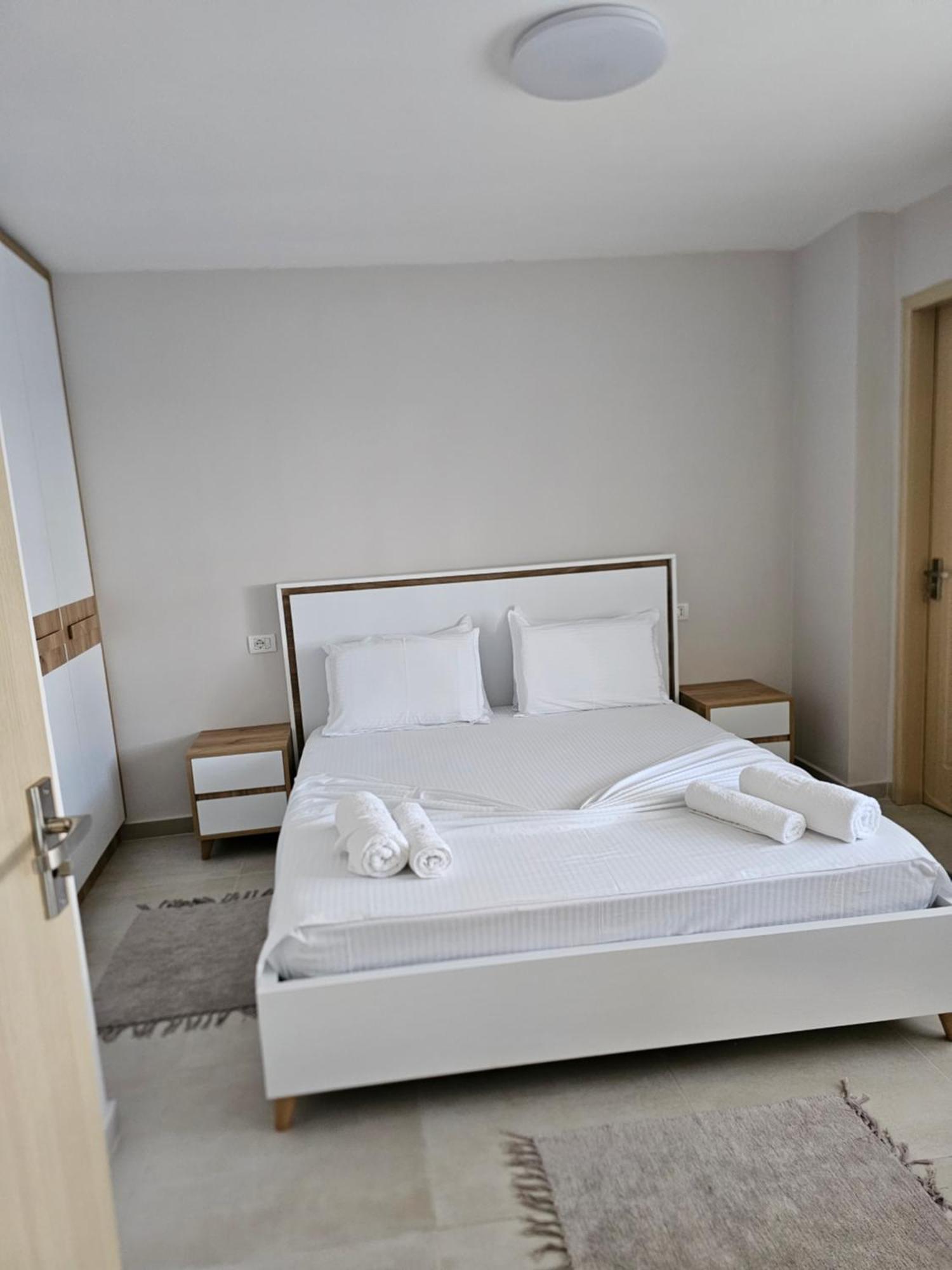 Alex'S Apartment ดูร์เรส ภายนอก รูปภาพ